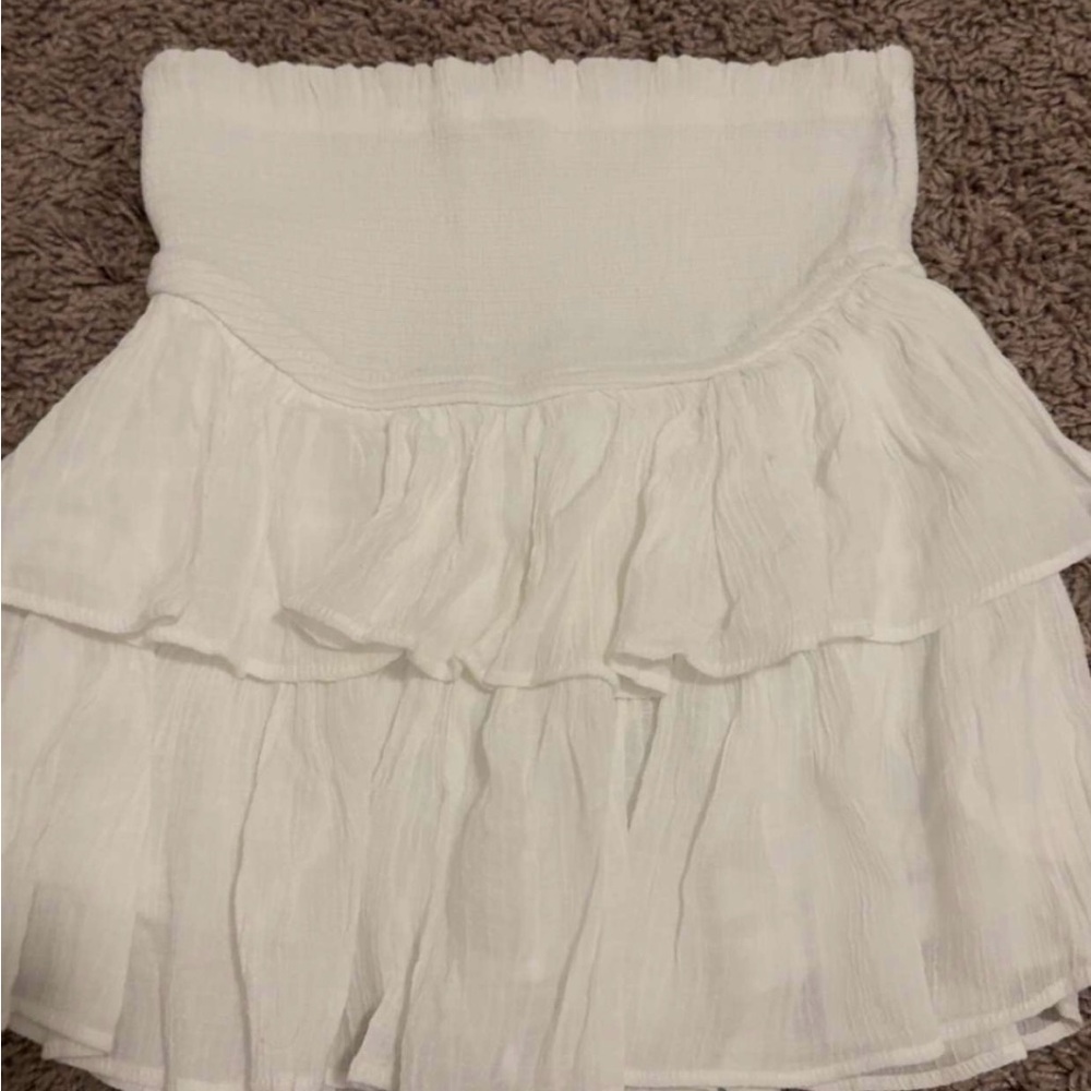 Elegant White Ruffled Skirt